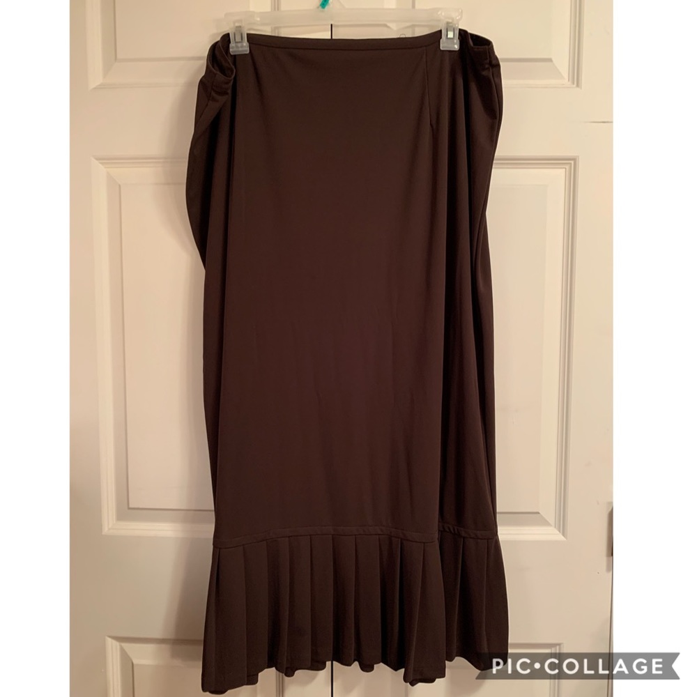 Cato skirt with pleated hem
